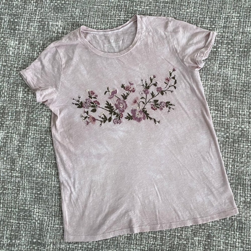 AEO Embroidered T-Shirt Sz XS